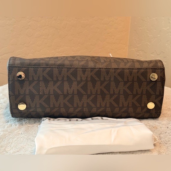 Michael Kors Signature Brown Tote with Tan Accents - Picture 5 of 12